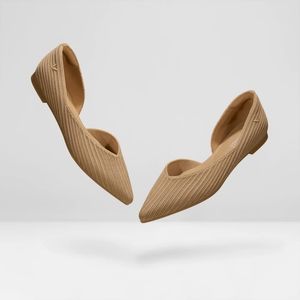 Vivaia pointed toe flats